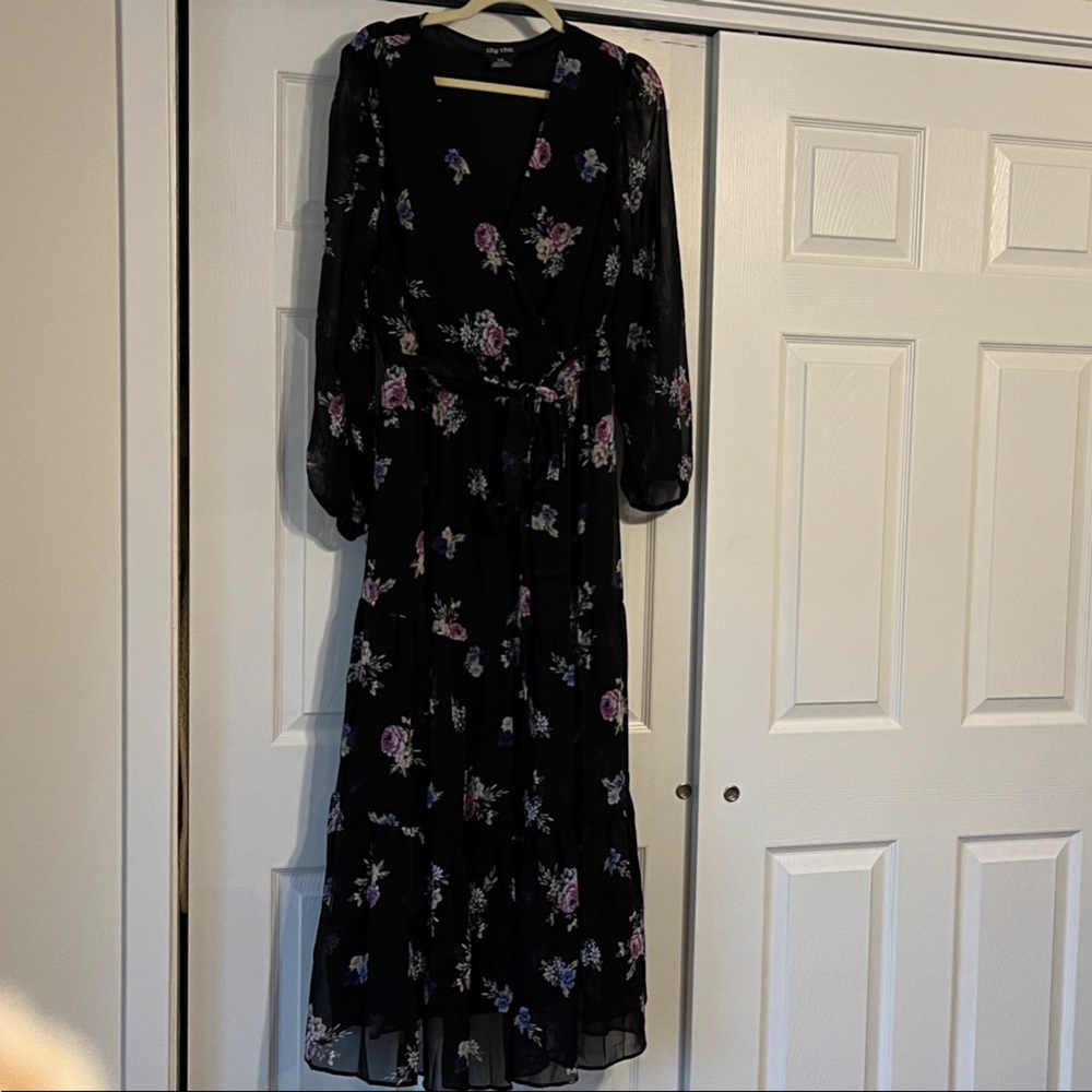 City Chic Black Floral Long Sleeve Dress size 16 - good condition